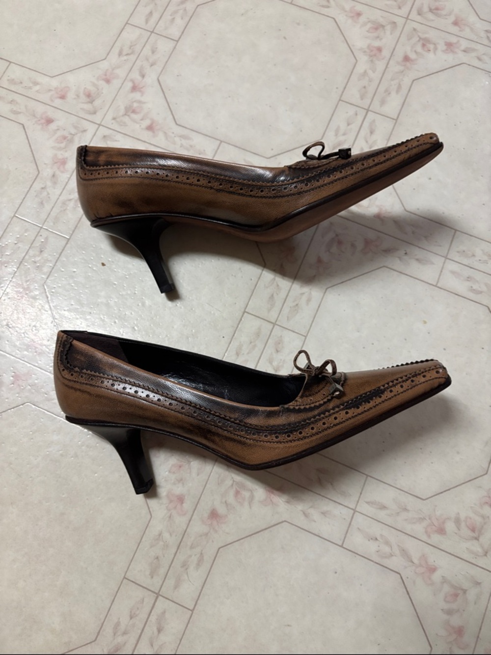 Via Spiga Two-Tone Brown Pointed-Toe Leather Flats with Bow